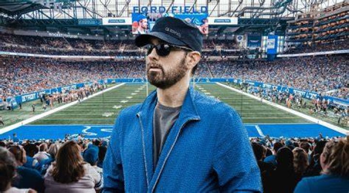 Eminem Cheers for Detroit Lions Before Game Eminem.Pro the biggest