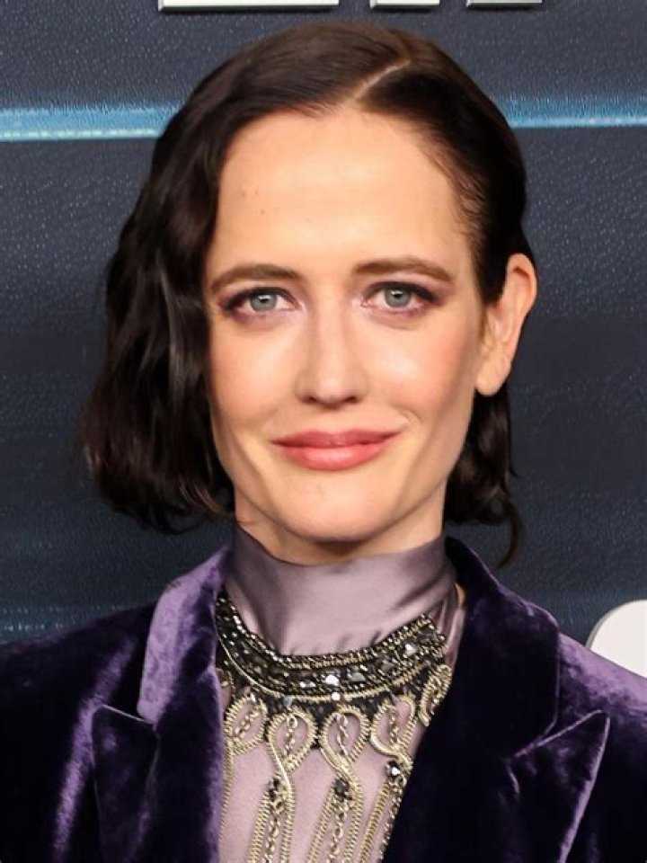 Eva Green as Zoe in Subway Surfers Live Action