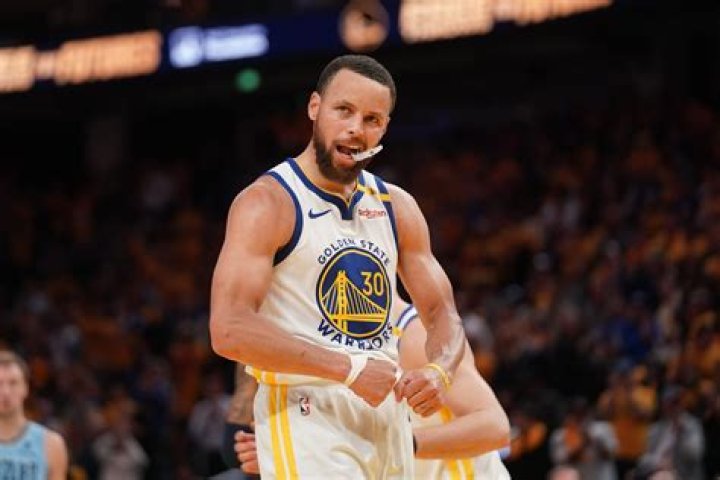 Ex-Grizzlies Star Soothes Stephen Curry as Warriors Dynasty Threatens to Crumble