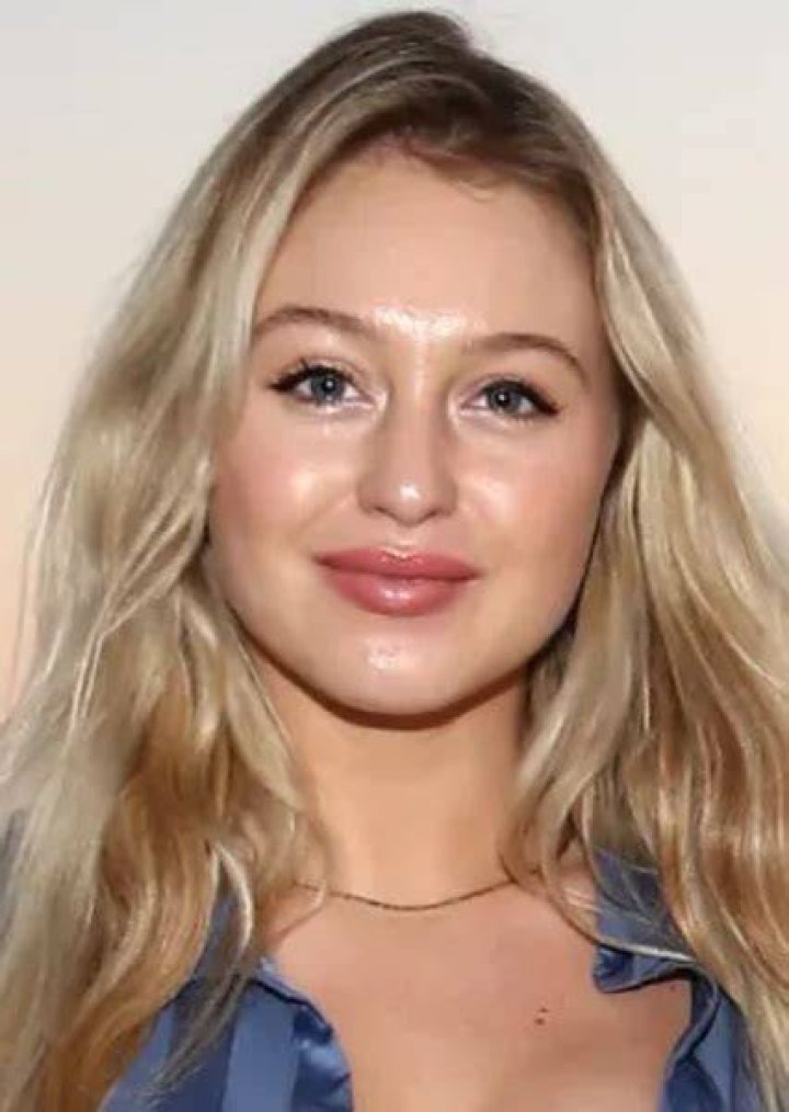 Fan Casting Aimee Lou Wood as Hallie Welch in Secretly Yours on myCast