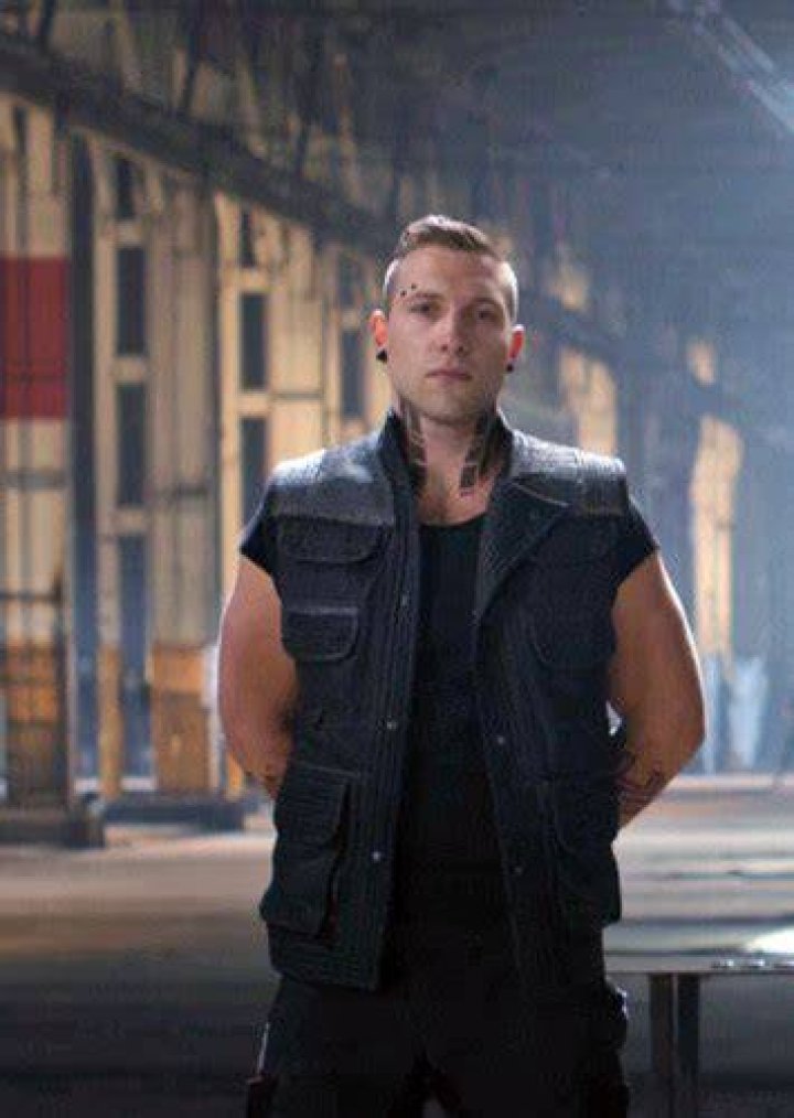 Fan Casting Chris Pratt as Eric Coulter in Divergent 1,2,3 on myCast