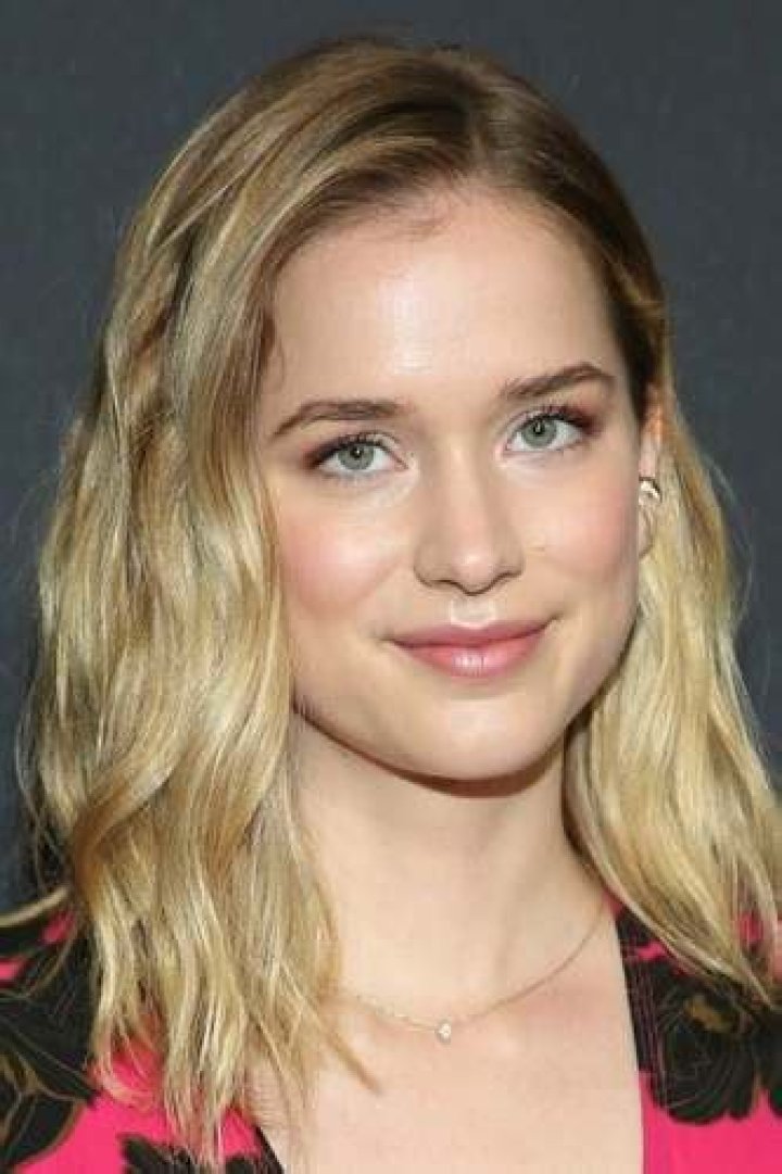 Fan Casting Elizabeth Lail as Elsa in Once upon a time alternative cast on myCast