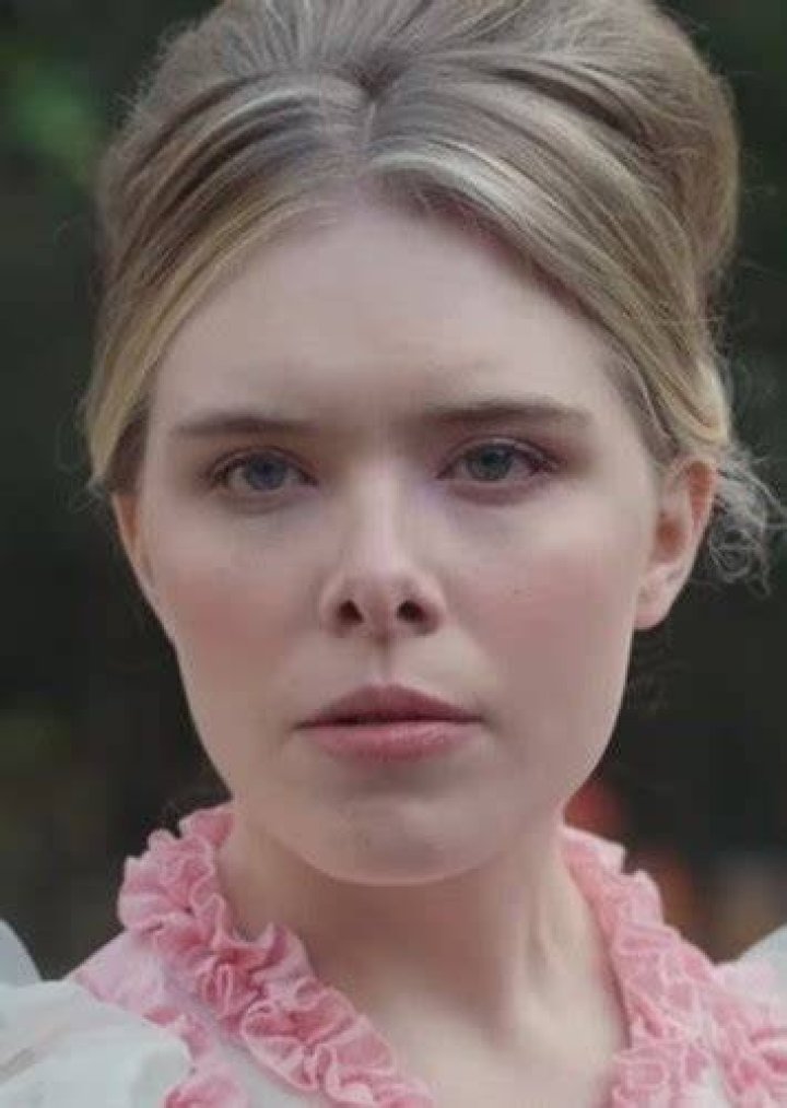 Fan Casting Ellie Gall as Kelly in K-12 on myCast