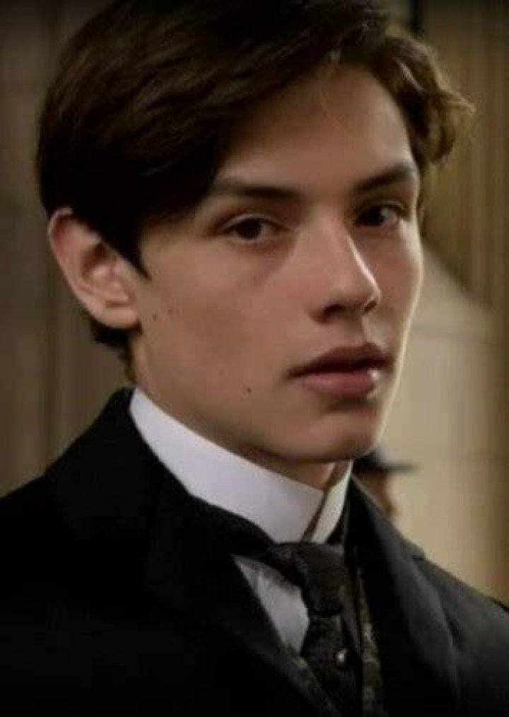 Fan Casting Felix Mallard as Sirius Black in All The Young Dudes on myCast