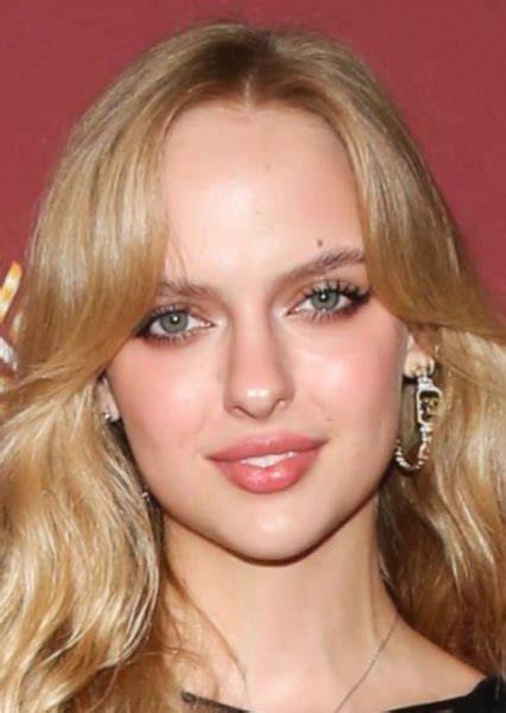 Fan Casting Jessica Belkin as Victoria Dallon in Worm on myCast