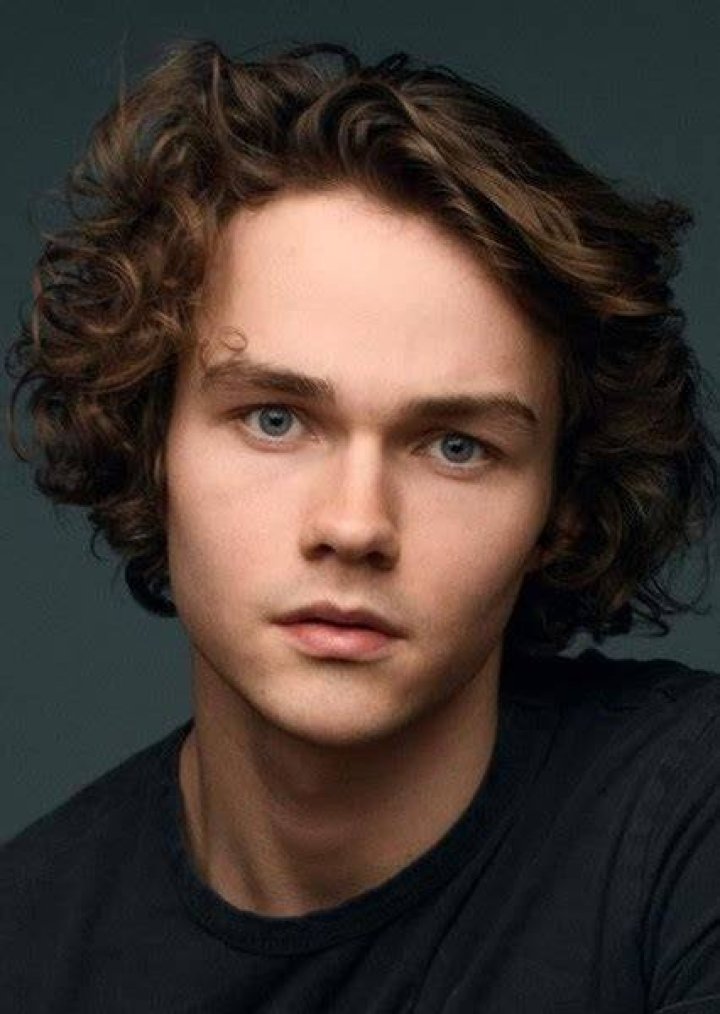Fan Casting Levi Miller as Christopher 