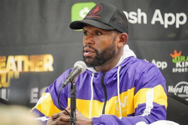 Floyd Mayweather Wishes Ex Anna Monroe on Mother’s Day
