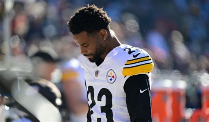 Former Pittsburgh Steelers QB Announces Sudden Retirement After Spending One
Season at Canadian Football League