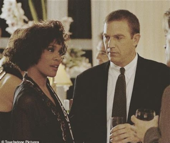 Foto Whitney Houston e Kevin Costner estrelaram 'O GuardaCostas' em