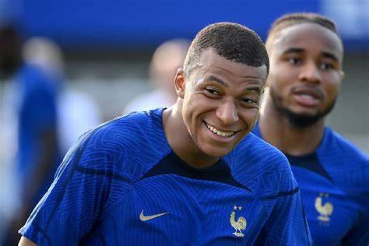 French football expert foresees Kylian Mbappe joining Real Madrid next