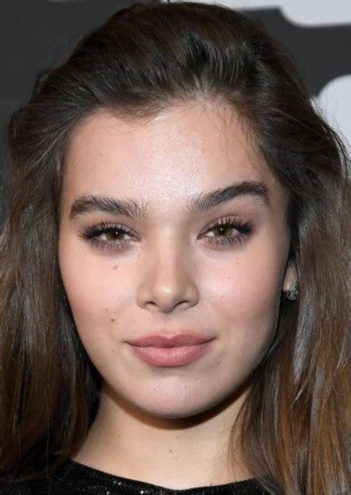 Hailee Steinfeld as Piper Mclean in Heroes Of Olympus