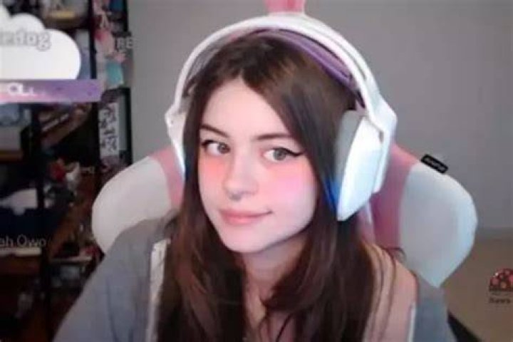 Hannah Hottest Young Twitch Streamer hannahowo OnlyFans Review