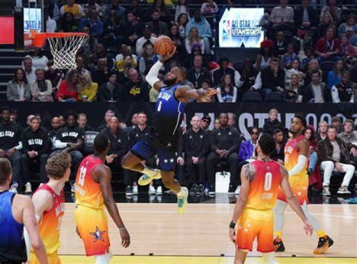 “He Thought He Might Lose, LeCap”: LeBron James Gets Accused of Lying Once Again
as Honest Admission of His “Goal” Doesn’t Satisfy NBA Fans