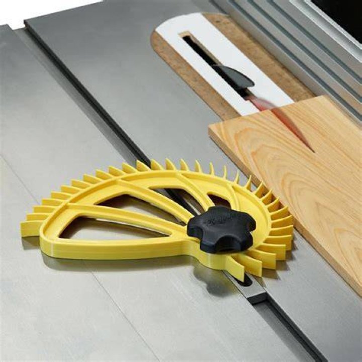 Hedgehog Featherboard