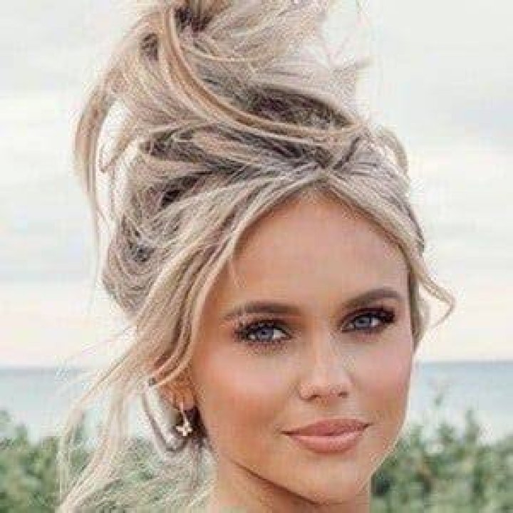 Hilde Osland: The Rising Star Of Social Media And Entertainment