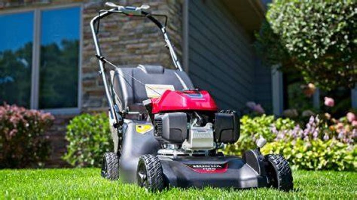Honda To Stop Manufacturing All Gas Powered Lawn Mowers