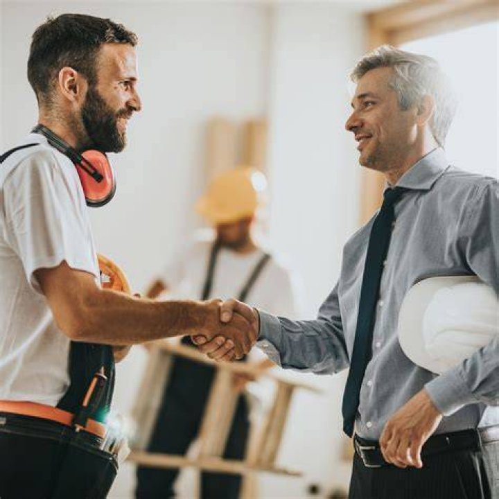 How Contractors Can Work With Property Managers to Gain More Business