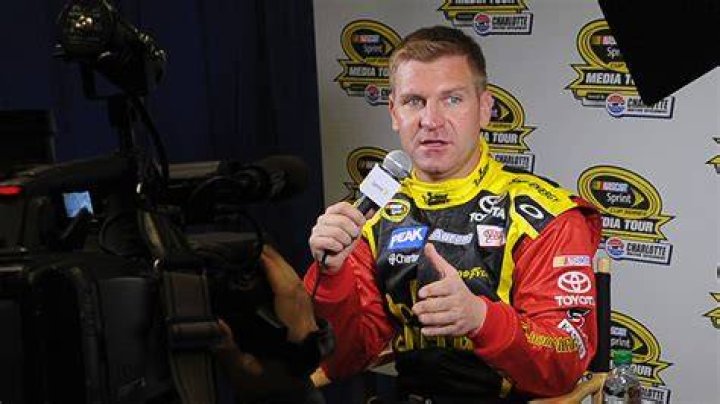 How You Can Win Upto $10,000 of Clint Bowyer’s Money During Live NASCAR Races