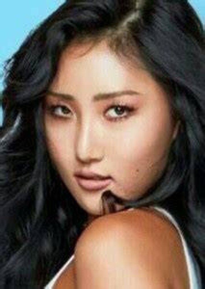 Hwasa Fan Casting