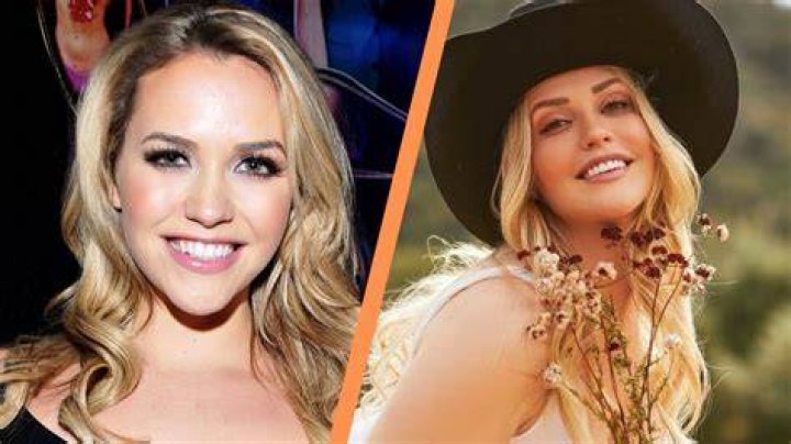 Icon Mia Malkova In Stringy Bikini Proves She &lsquo;Lives In Your Phone