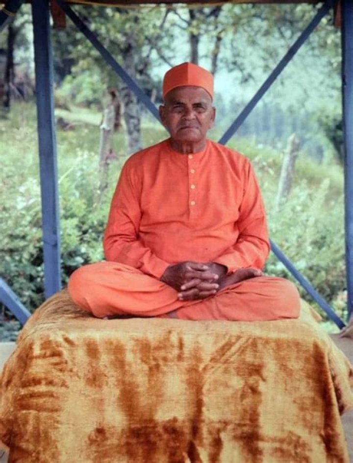 Il maestro Guru Maharaji Yoga Padma Niketan