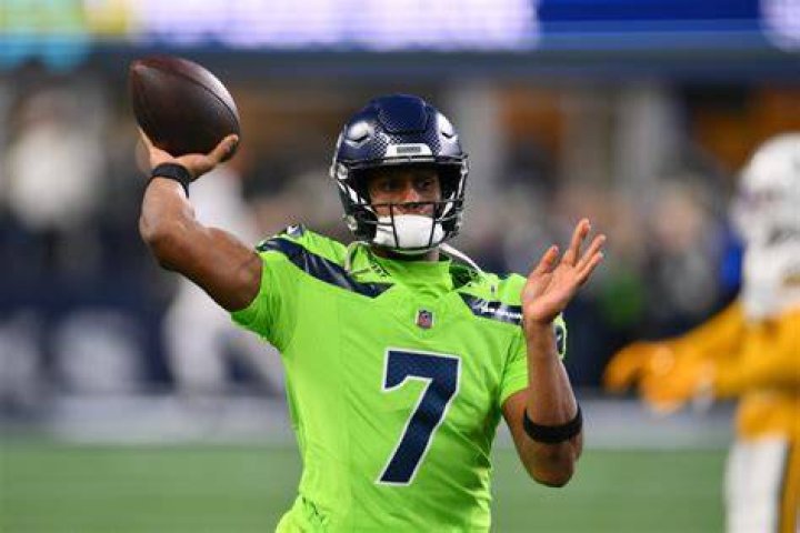 Is Geno Smith Okay? Seahawks QB Dealing With Brutal Pain Before 49ers Clash