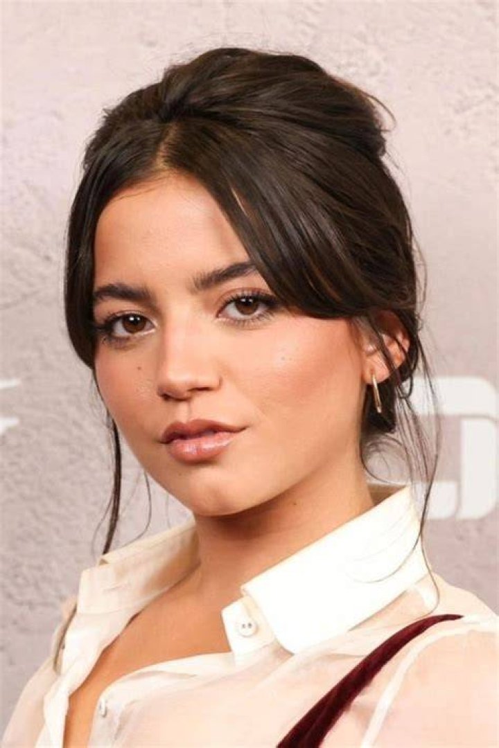 Isabela Merced as Tressa Silguero in Hot Girls Wanted