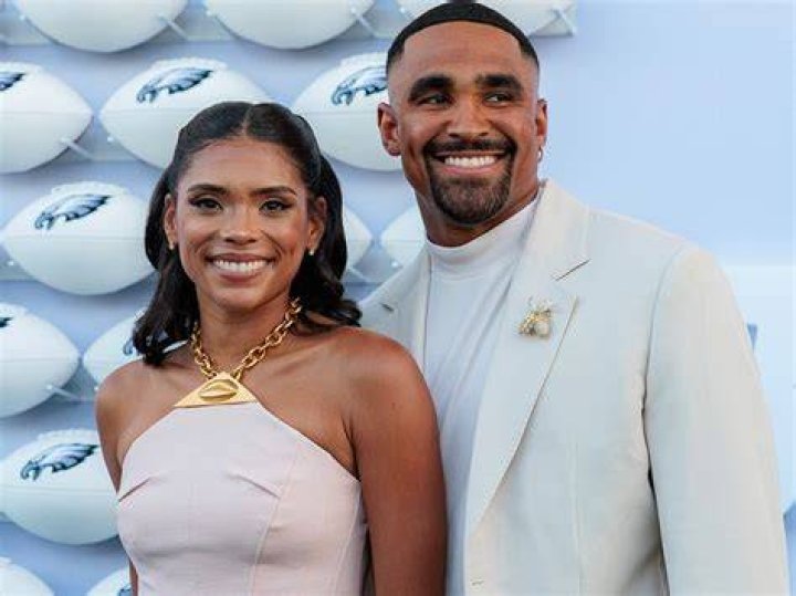 Jalen Hurts Once Set Aside $70,000 for His Sister to Go to College Before
Bagging $255M Worth Contract