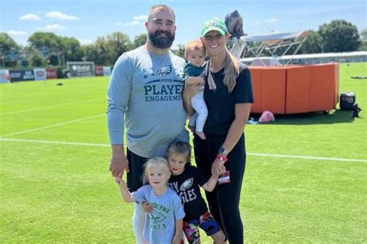 Jasoп Kelce&rsquo;s Daᴜghter, Wyatt, Crashes His Podcast with Brother Travis