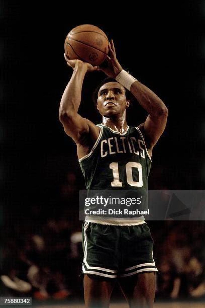 Jo Jo White Celtics layup