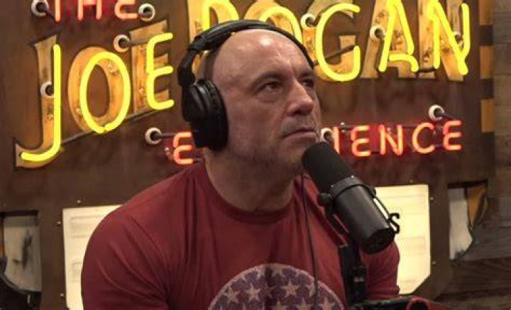 Joe Rogan, Who Talks for a Living, Makes an Eye-Opening Confession About His
Past: “I Was Very Awkward, and I Really Had…”