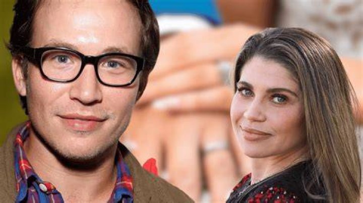 Jonathan Taylor Thomas Wife 2021