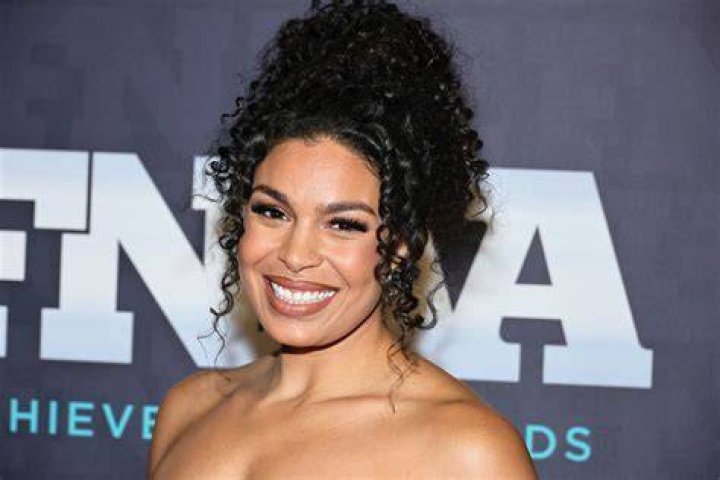 Jordin Sparks ' Husband Dana Isaiah Reacts after Son Licks His Armpit
