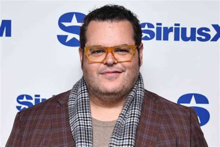Josh Gad as Dante Crescendo in TrollsTopia (Movie Cast)