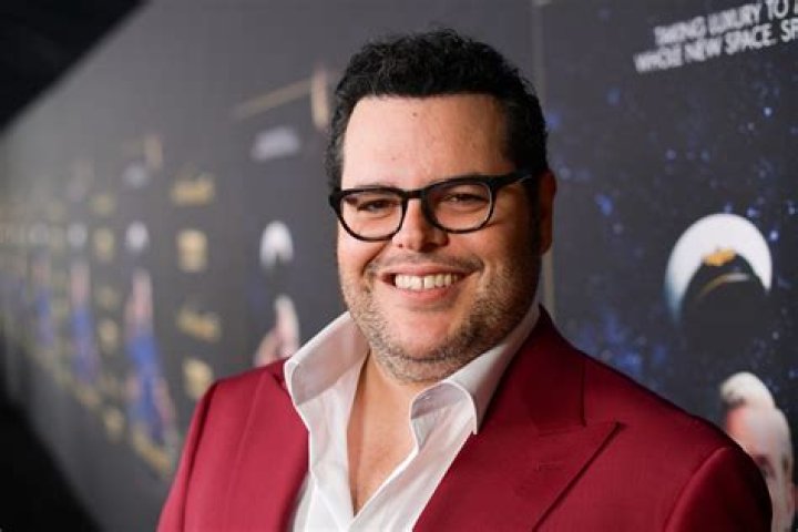 Josh Gad as Eric 'Hoss' Cartwright in Life on the Ponderosa