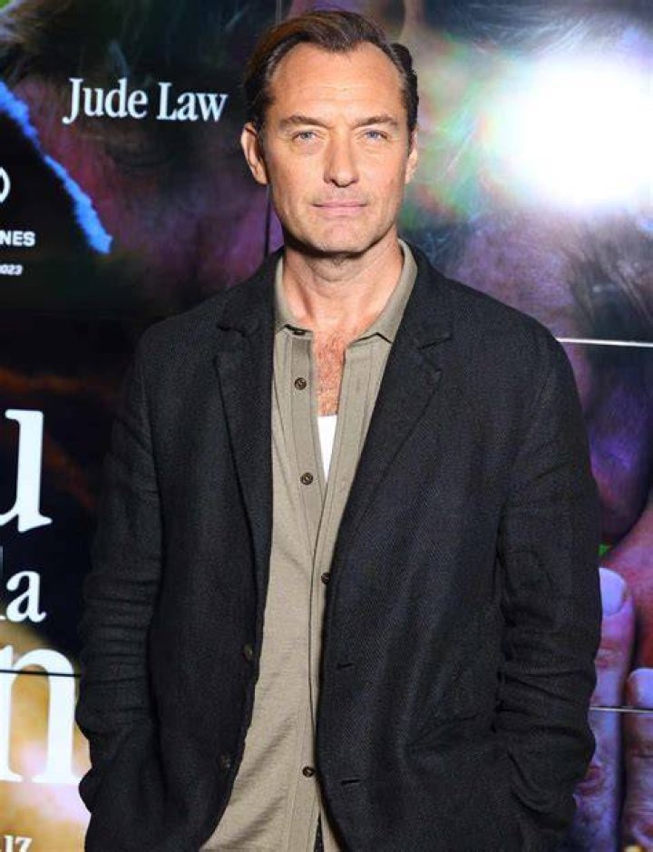 Jude Law Exclusive Interviews, Pictures & More Entertainment Tonight