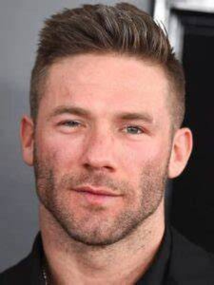 Julian Edelman Bio Wiki, Age, Height, Weight, Contract, Net Worth