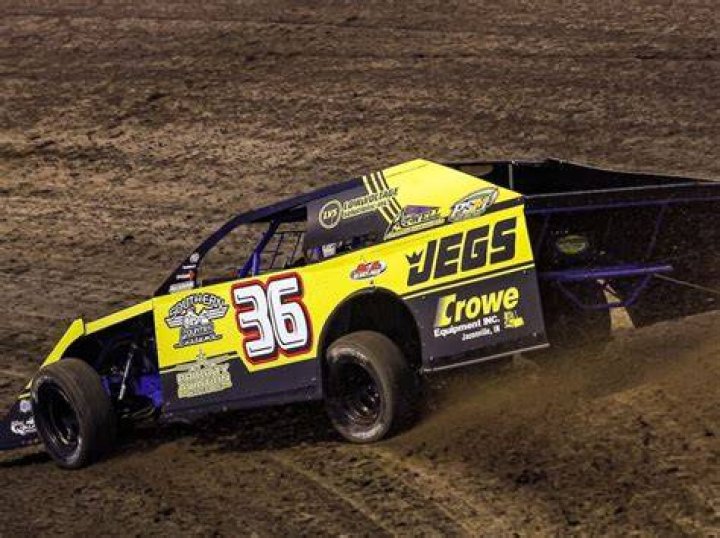 Kaulig Racing President Offers Bizarre Request to Kenny Wallace Amidst Gateway
Dirt Nationals Race-Prep