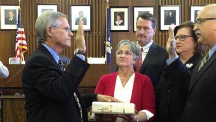 Keith Stutes sworn in as district attorney