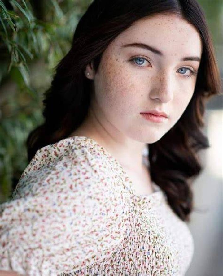 Kennedi Clements as Renesmee Cullen in Twilight