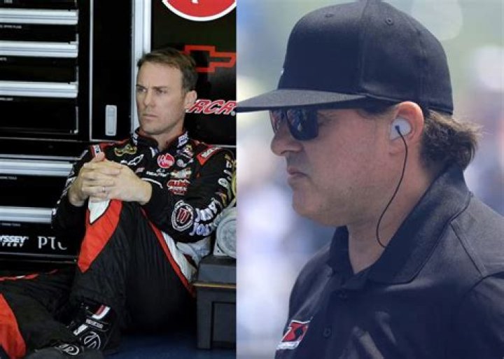 Kevin Harvick Slams Tony Stewart’s “Piece of S**t” SHR Aspect That Ruined His
Retirement