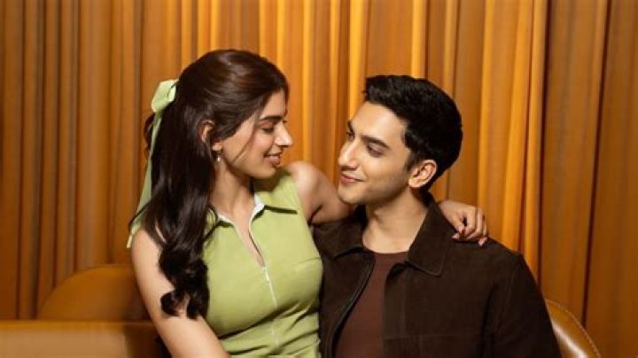 Khushi Kapoor, Vedang Raina pose with fans amid The Archies shoot in