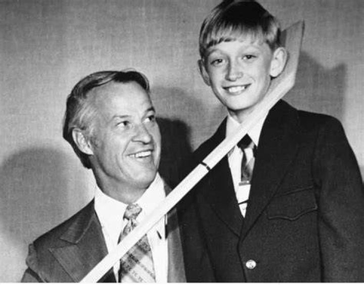 “Kid Do Not Ever Take the Puck From Me Again”: Wayne Gretzky Once Received a
Stern Warning From His Idol Gordie Howe During Their Maiden Faceoff