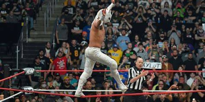 Komander running the ropes 