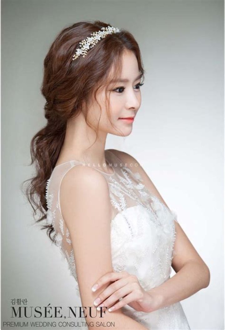 Korean Wedding Hair, Asian Bridal Hair, Bridal Hair Half Up, Half Up