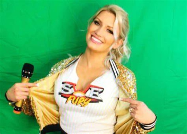 Lacey Von Erich wearing a T-shirt with the SWE Fury Logo