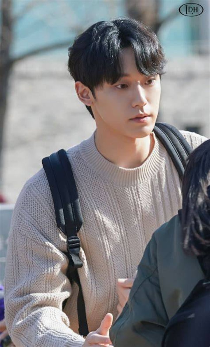 Lee Do Hyun Reveals Sad Story of his Disabled Brother Who Gets Bullied