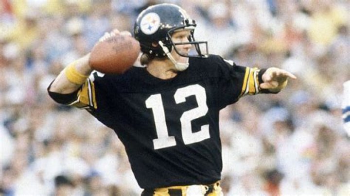 “Legend Lmao”: NFL World Reacts to Terry Bradshaw Joking About His Failed
Marriage