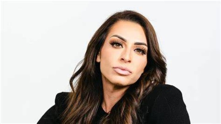 Leila Hormozi Age, Net Worth, Wiki, Husband, Family, Bio, Education