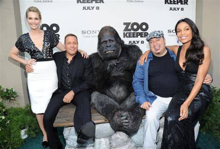 Leslie Knipfing Kevin James And Gary Valentine as Siblings, But Not in
